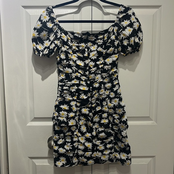 Superdown ‘Rumor’ Daisy Off-Shoulder Ruched Dress - Picture 7 of 7